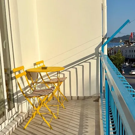 Centre - The Rush Apart-2 アパート *